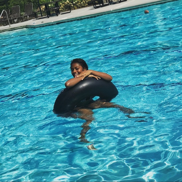 Meet your Posher, Branae - Picture 1 of 1